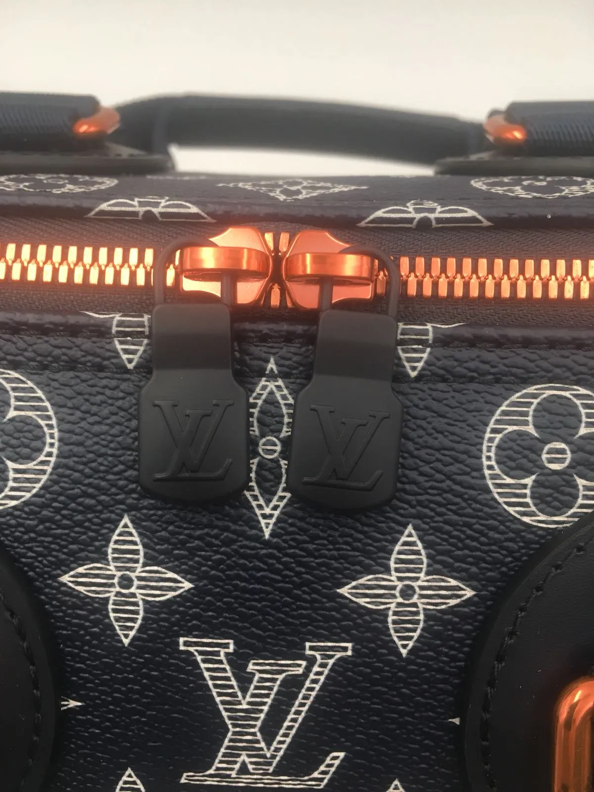 Louis Vuitton | Speedy Bandouliere 40 Monogram Upside Down | M43697