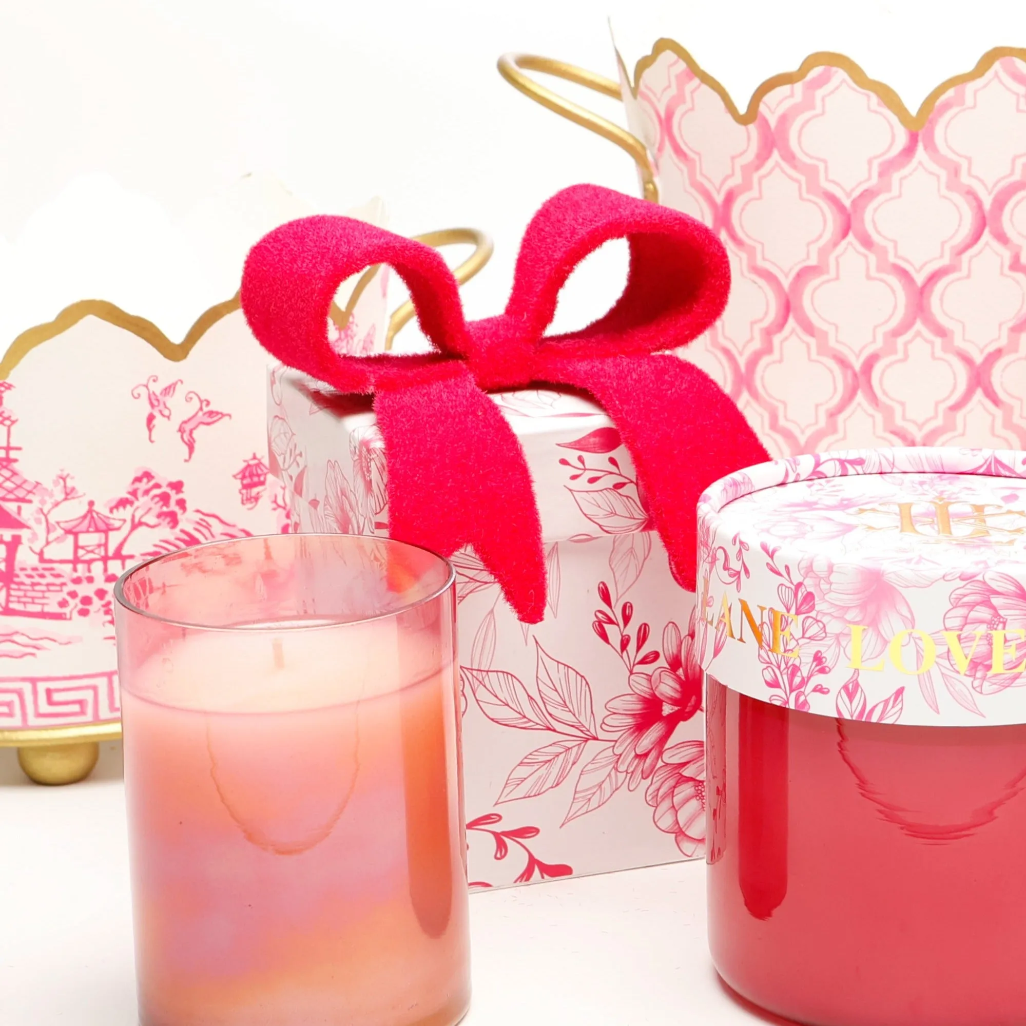 LOVER'S LANE 8OZ BOW BOX CANDLE min 6