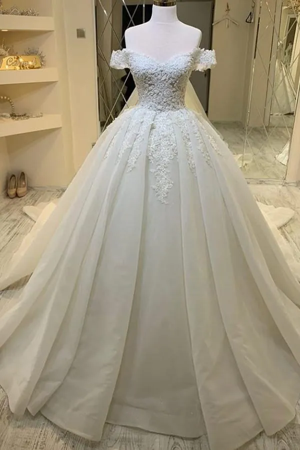 luxurious Off the ShoulderAppliques A line Ball Gowns Princess Bridal Gowns