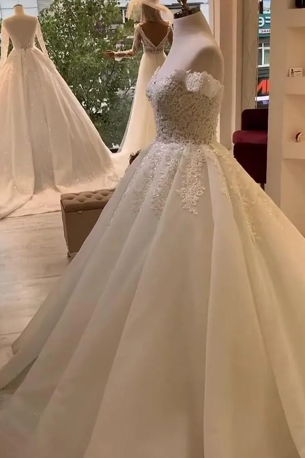 luxurious Off the ShoulderAppliques A line Ball Gowns Princess Bridal Gowns