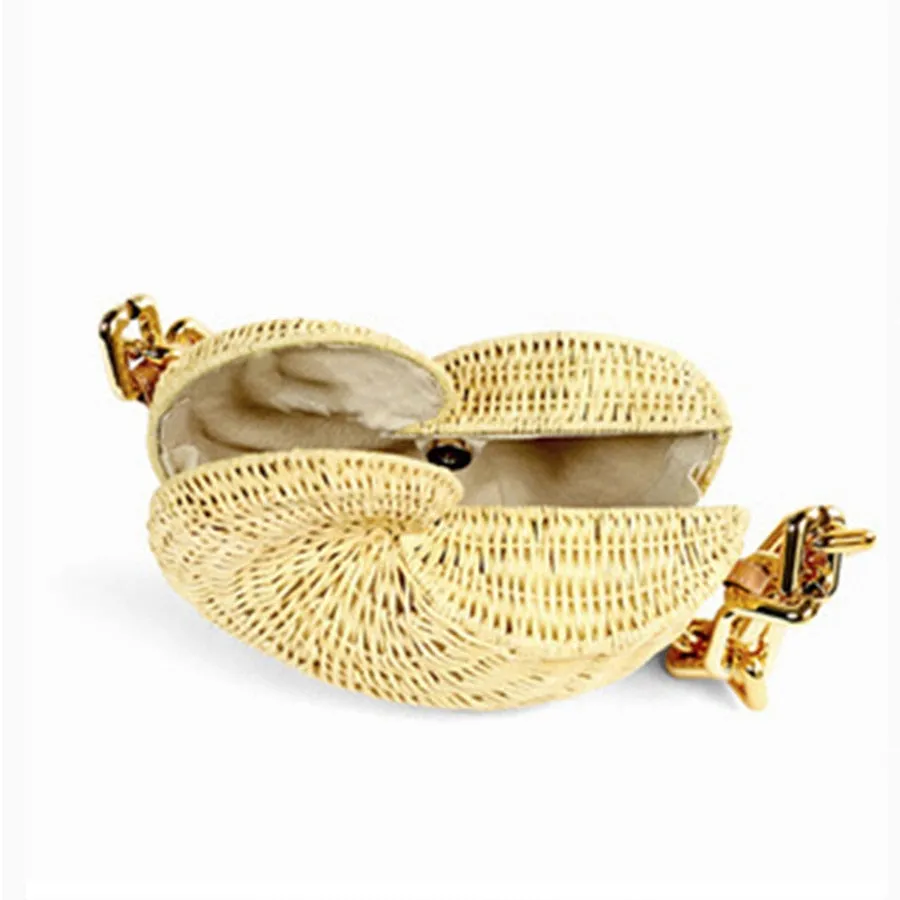 MADEIRA Conch Shell Shaped Rattan Bag - New
