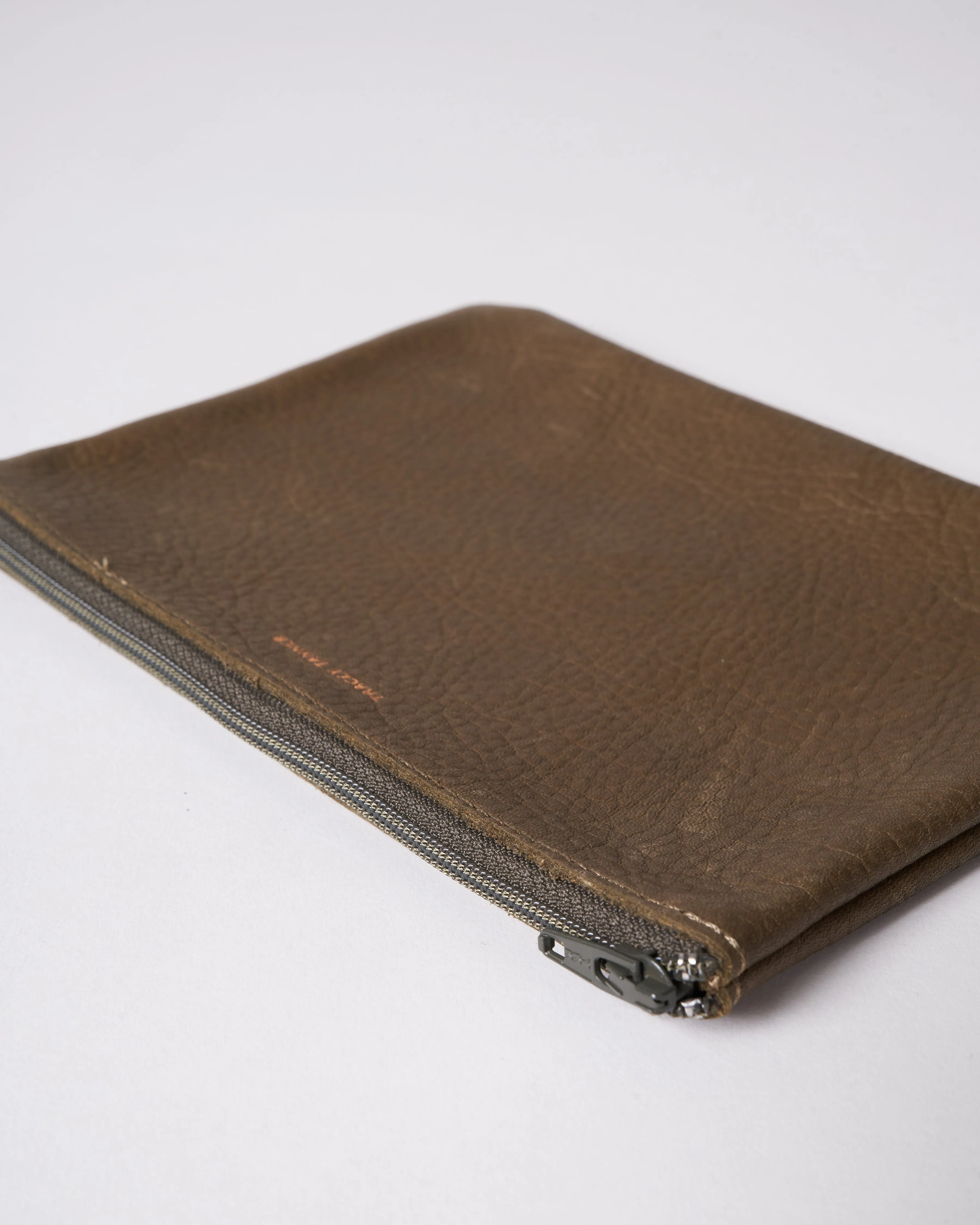 medium zip pouch - basic olive