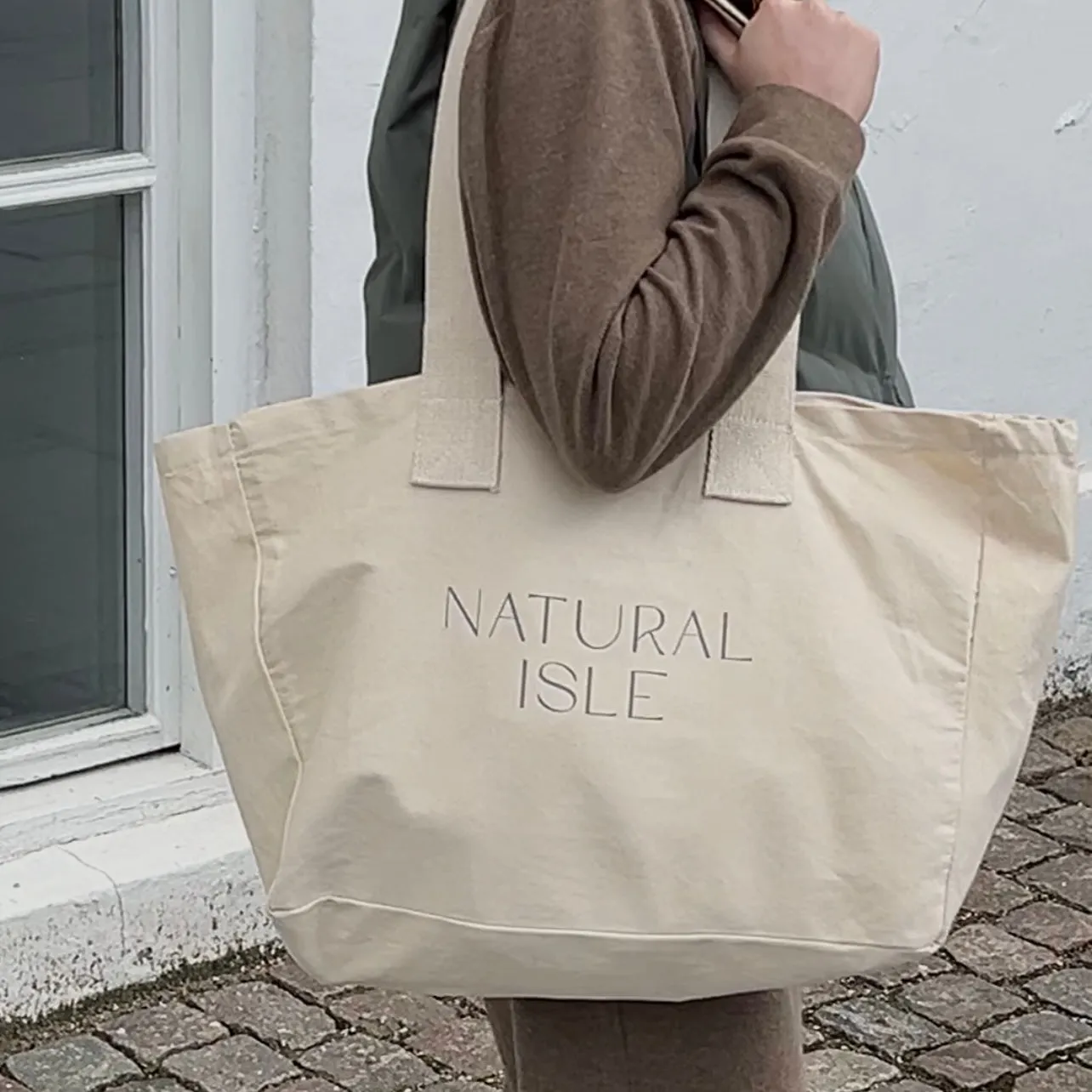 Natural Isle Tote Bag in Natural