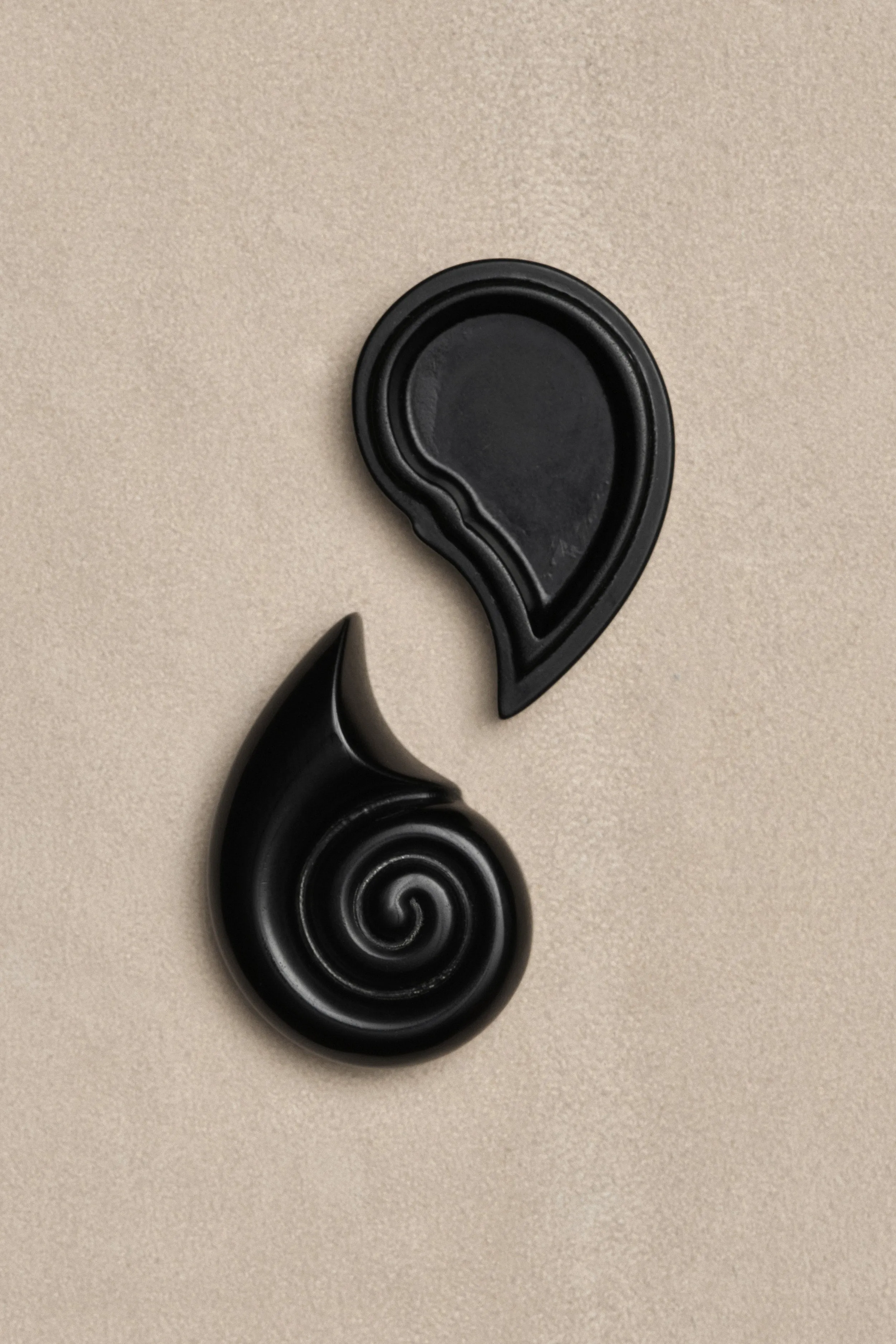 NAUTILUS PILL BOX IN ONYX