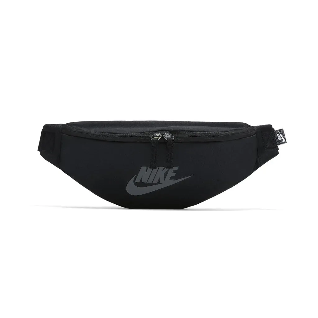 NIKE HERITAGE WAISTPACK - BLACK/BLACK/WHITE