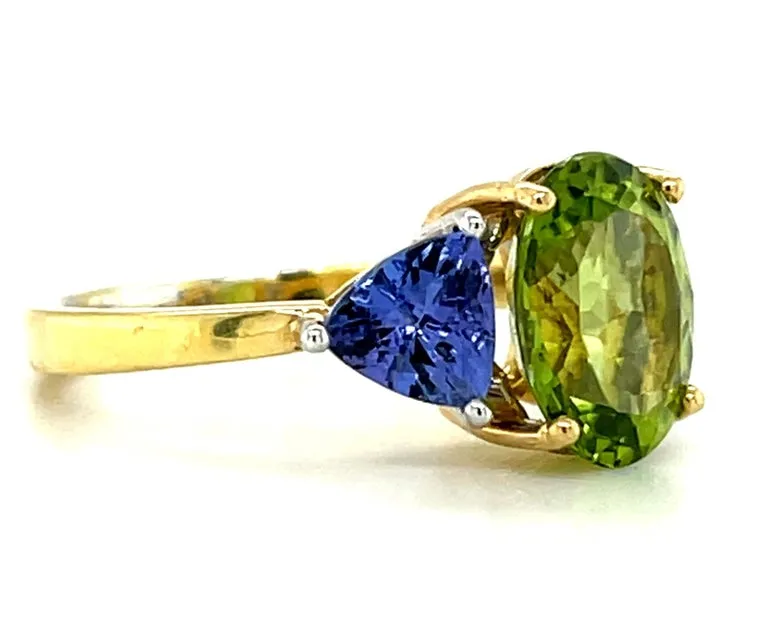 Peridot and Tanzanite Three-Stone Ring in Yellow and White Gold, 3.62 Carats