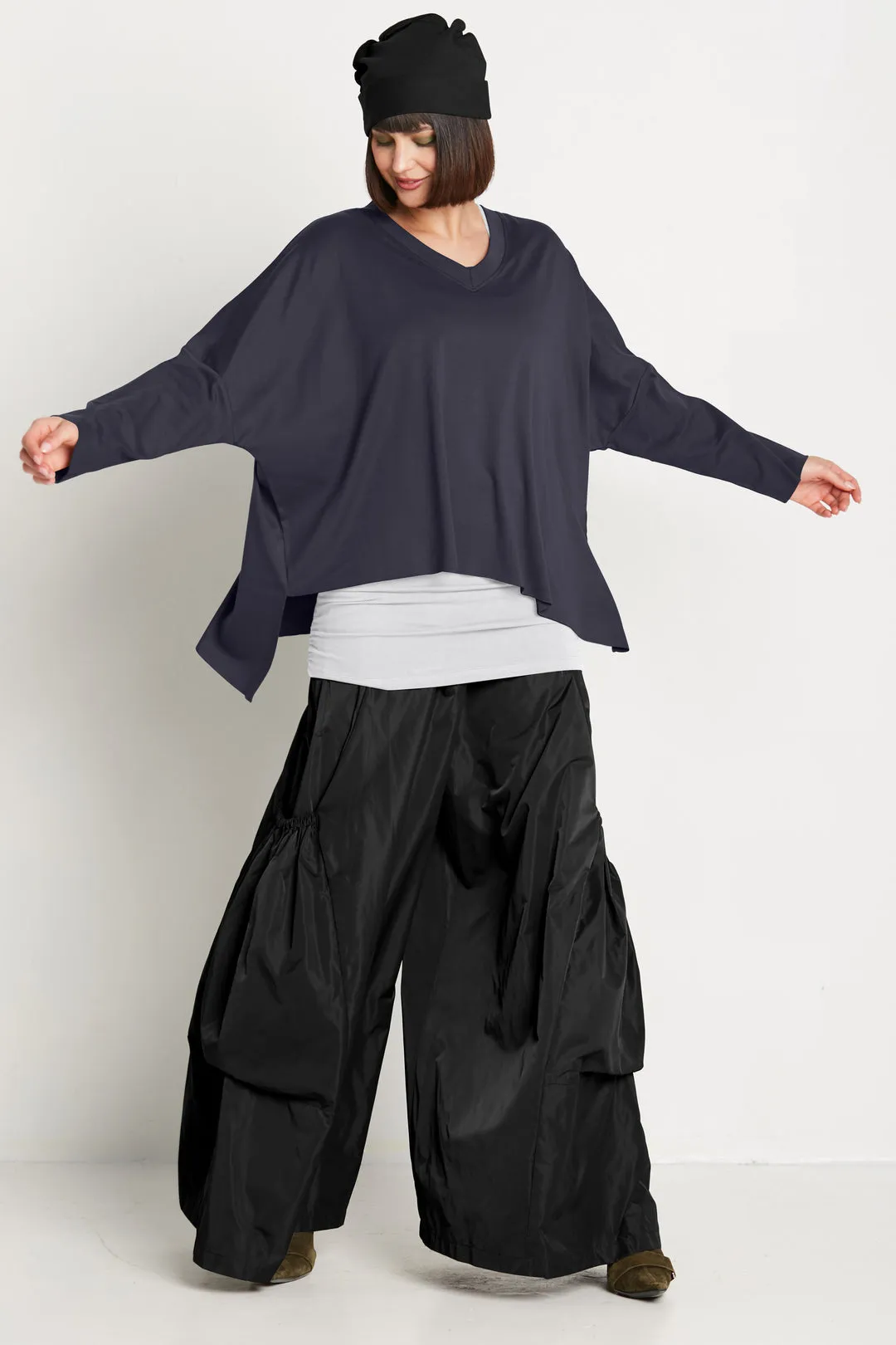 Planet - Pima Cotton V Neck Tee - Midnight