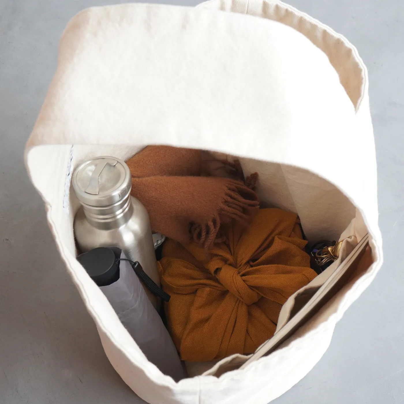 pouto | ポウト　CANVAS BUCKET BAG MEDIUM