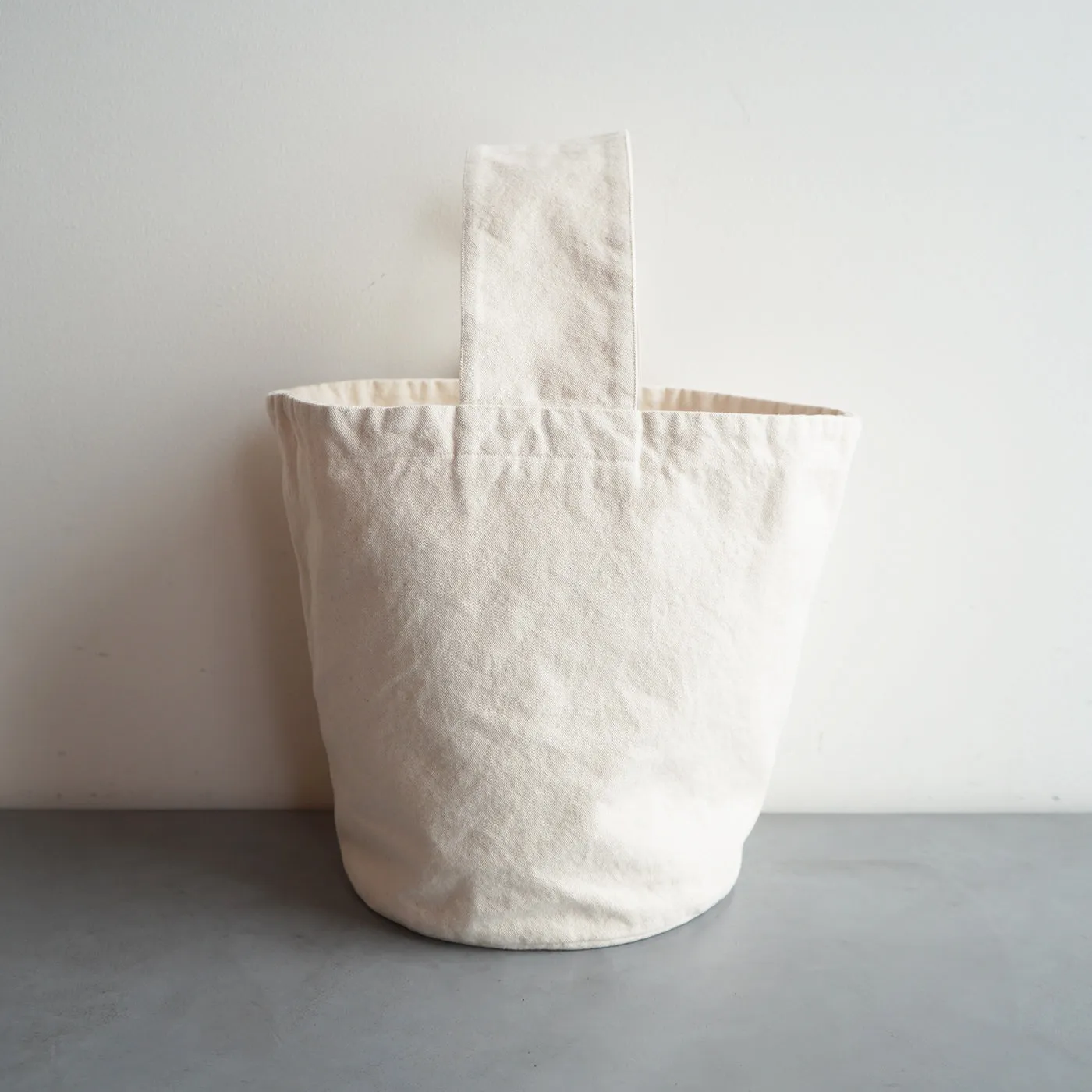 pouto | ポウト　CANVAS BUCKET BAG MEDIUM