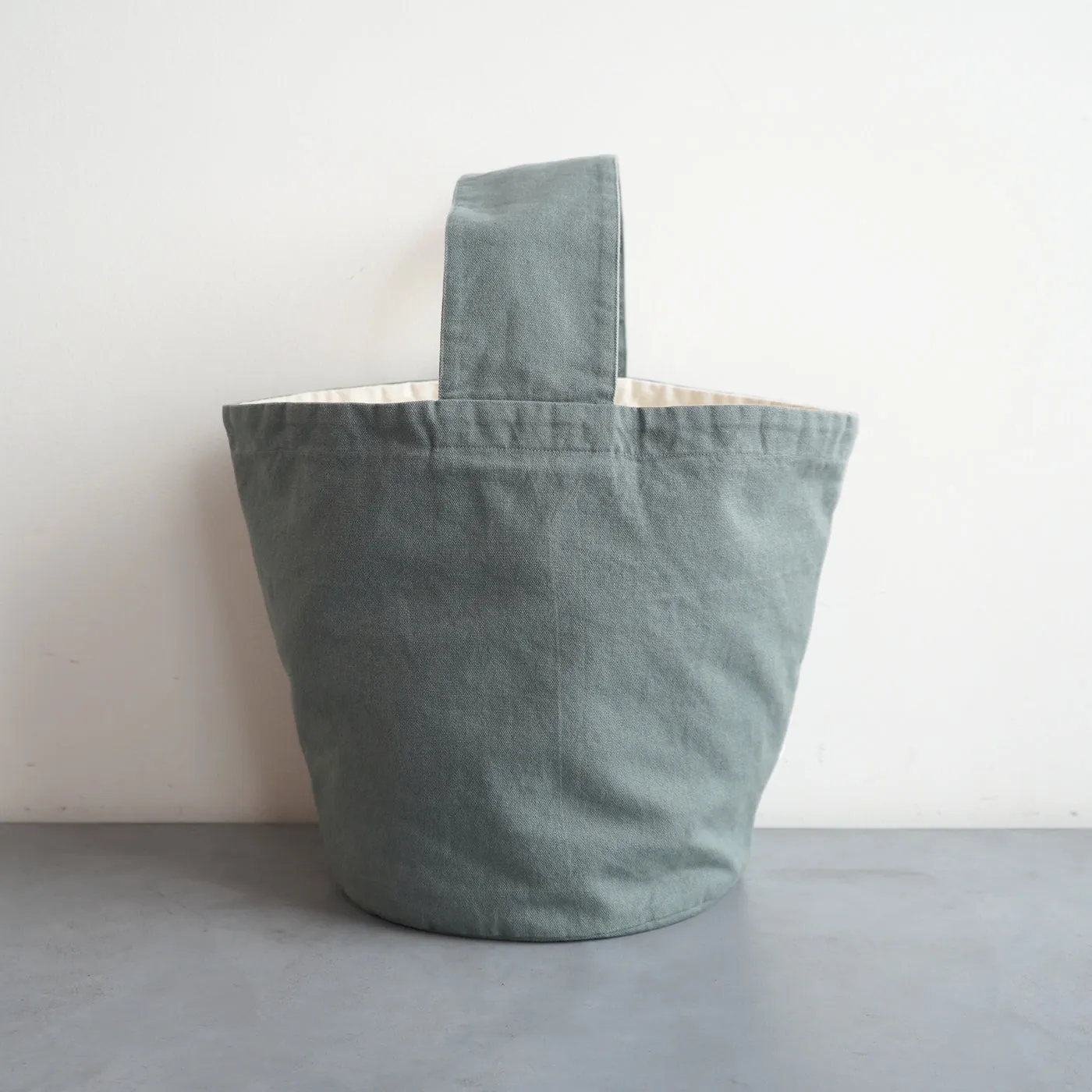 pouto | ポウト　CANVAS BUCKET BAG MEDIUM