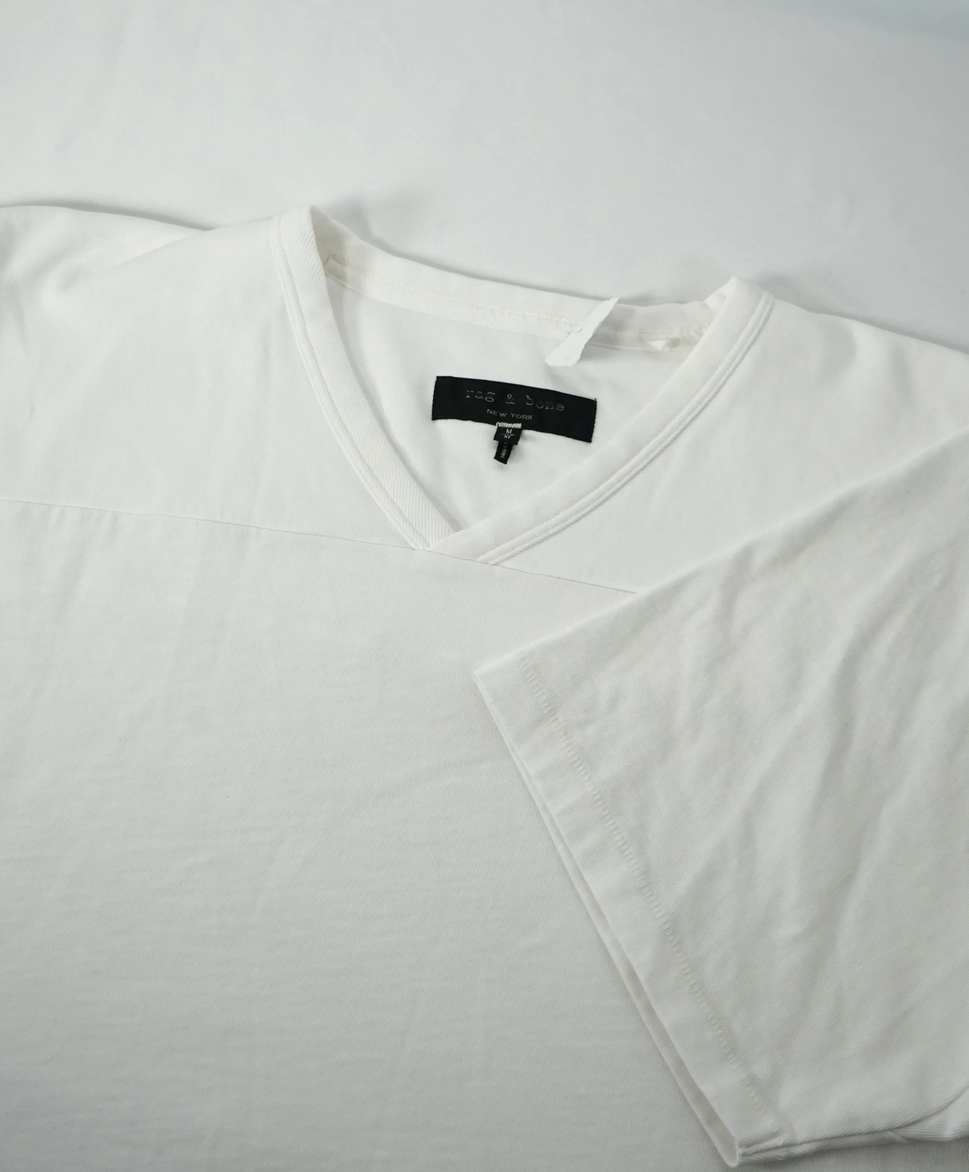 Rag & Bone - “Horizontal Stitch” Loose Fashion Fit Cotton White V-Neck Tee - M
