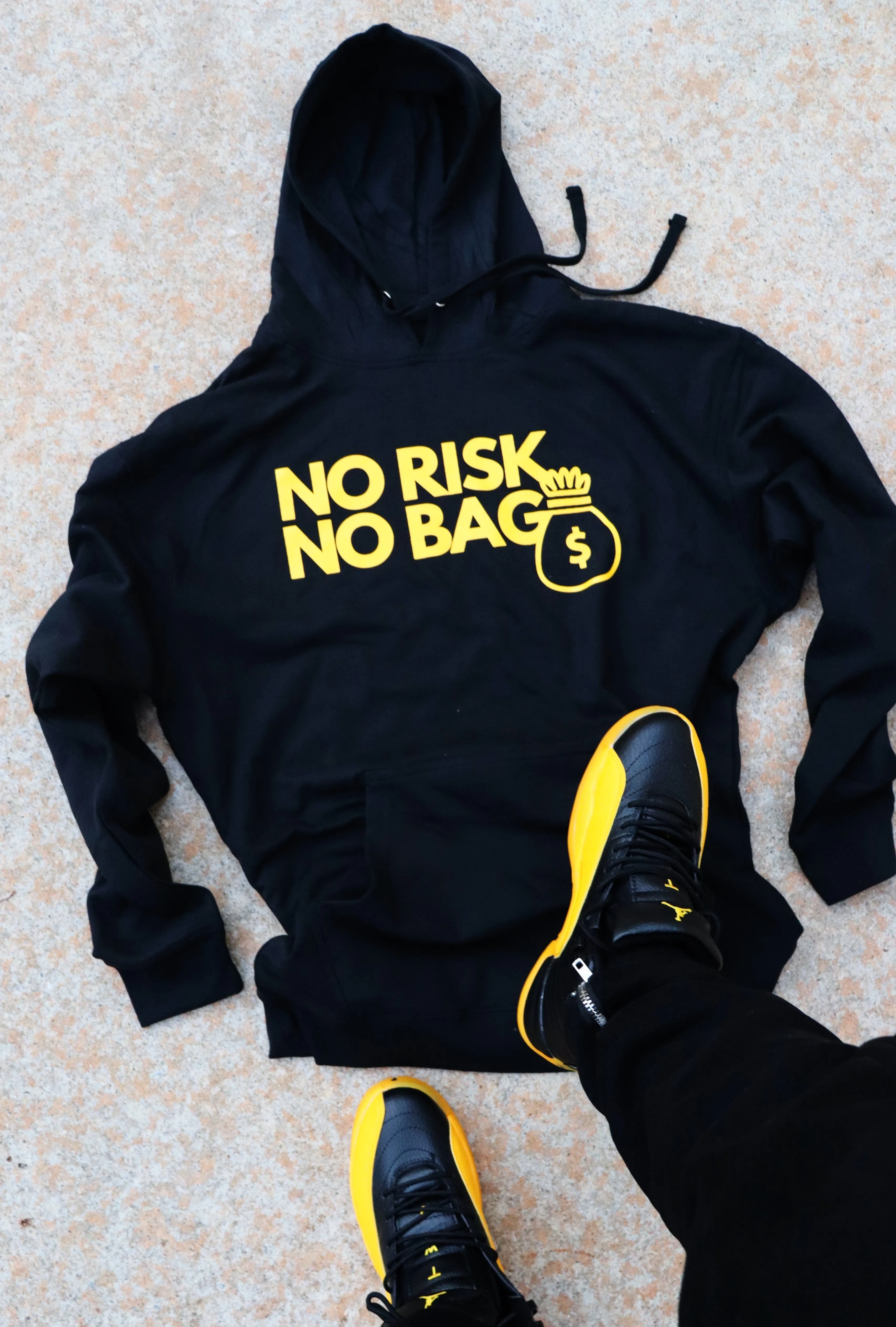 RISKY REWARDS “NO RISK NO BAG” PULLOVER BLACK/GOLD HOODIE
