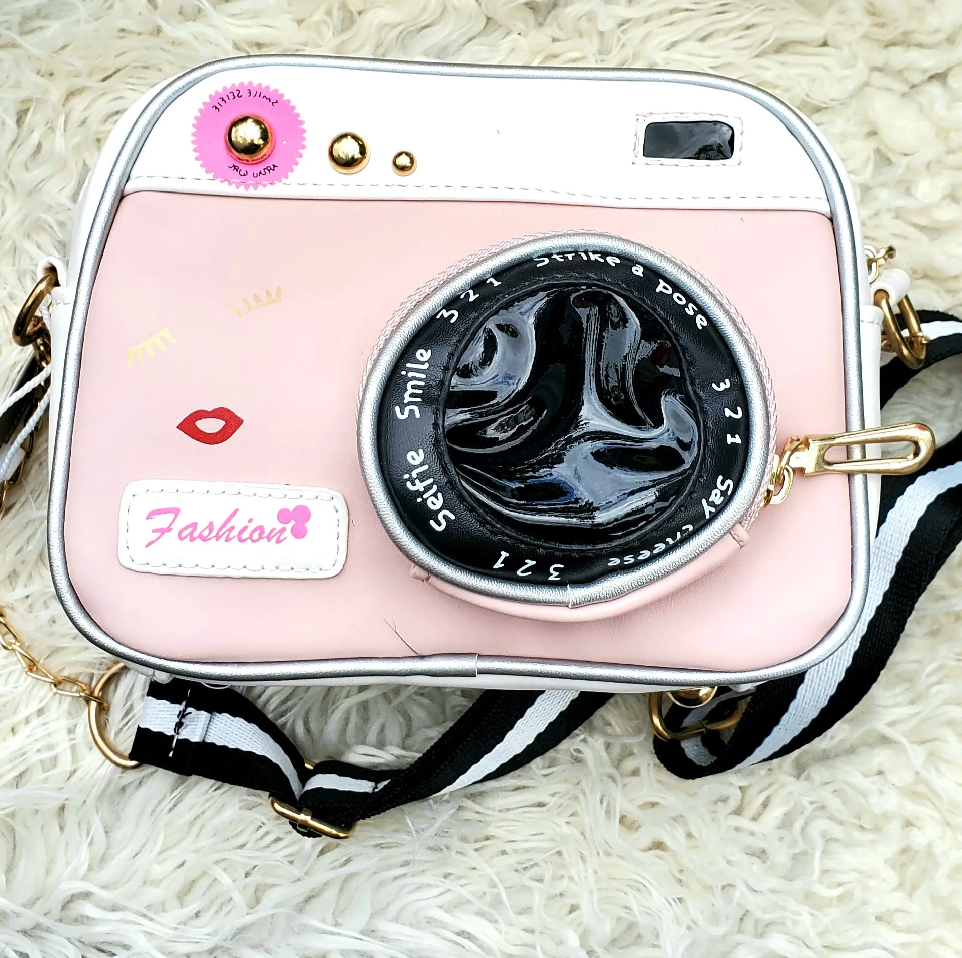 Selfie Purse In Pink