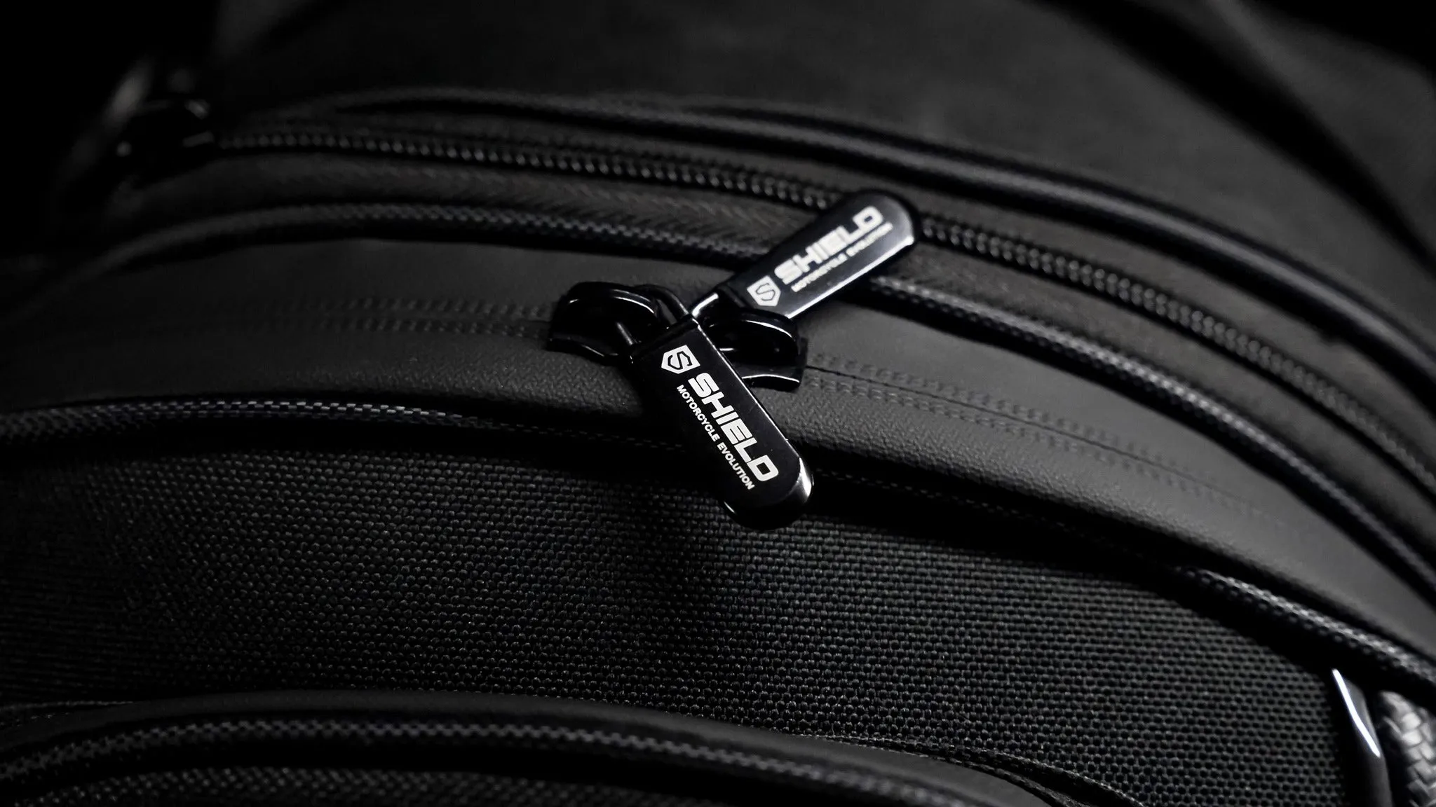SHIELD TAIL BAG