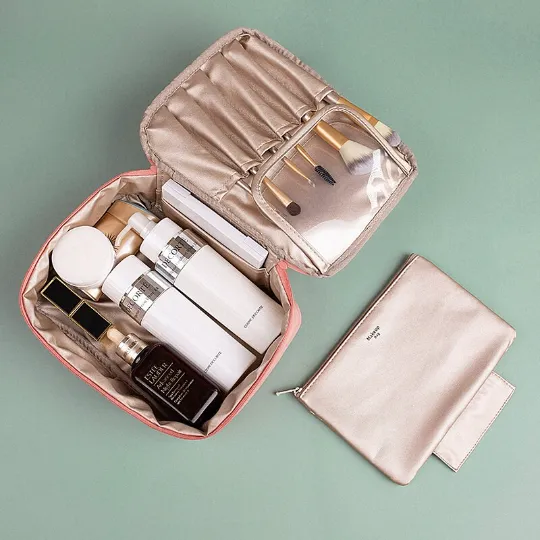 Sigma Delta Tau Volunteer Toiletry Bag