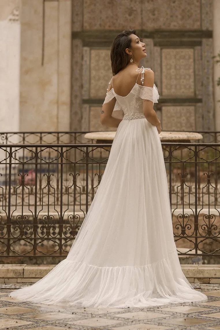 Spaghetti Straps Off-the-shoulder Adorable Tulle Wedding Dress With Lace Details-715856