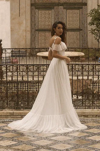 Spaghetti Straps Off-the-shoulder Adorable Tulle Wedding Dress With Lace Details-715856