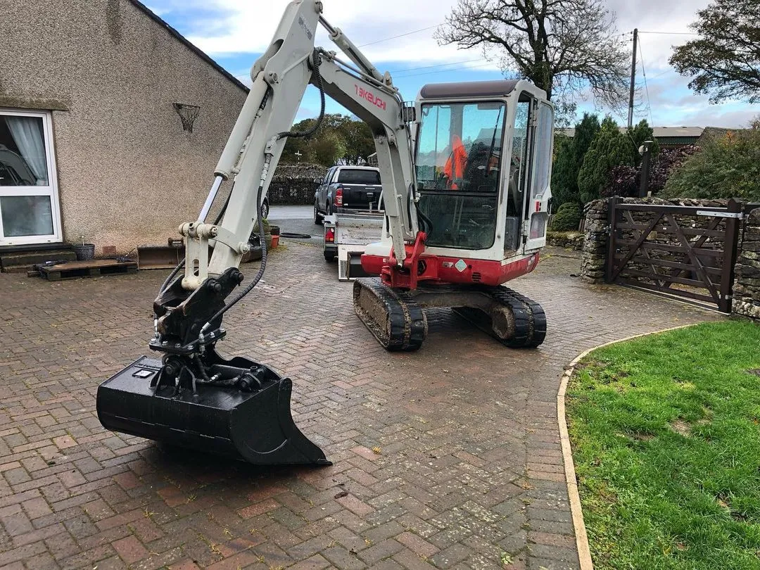 STB-2 Scandinavian HD Excavator Tilting Bucket - 2 to 3 tonne