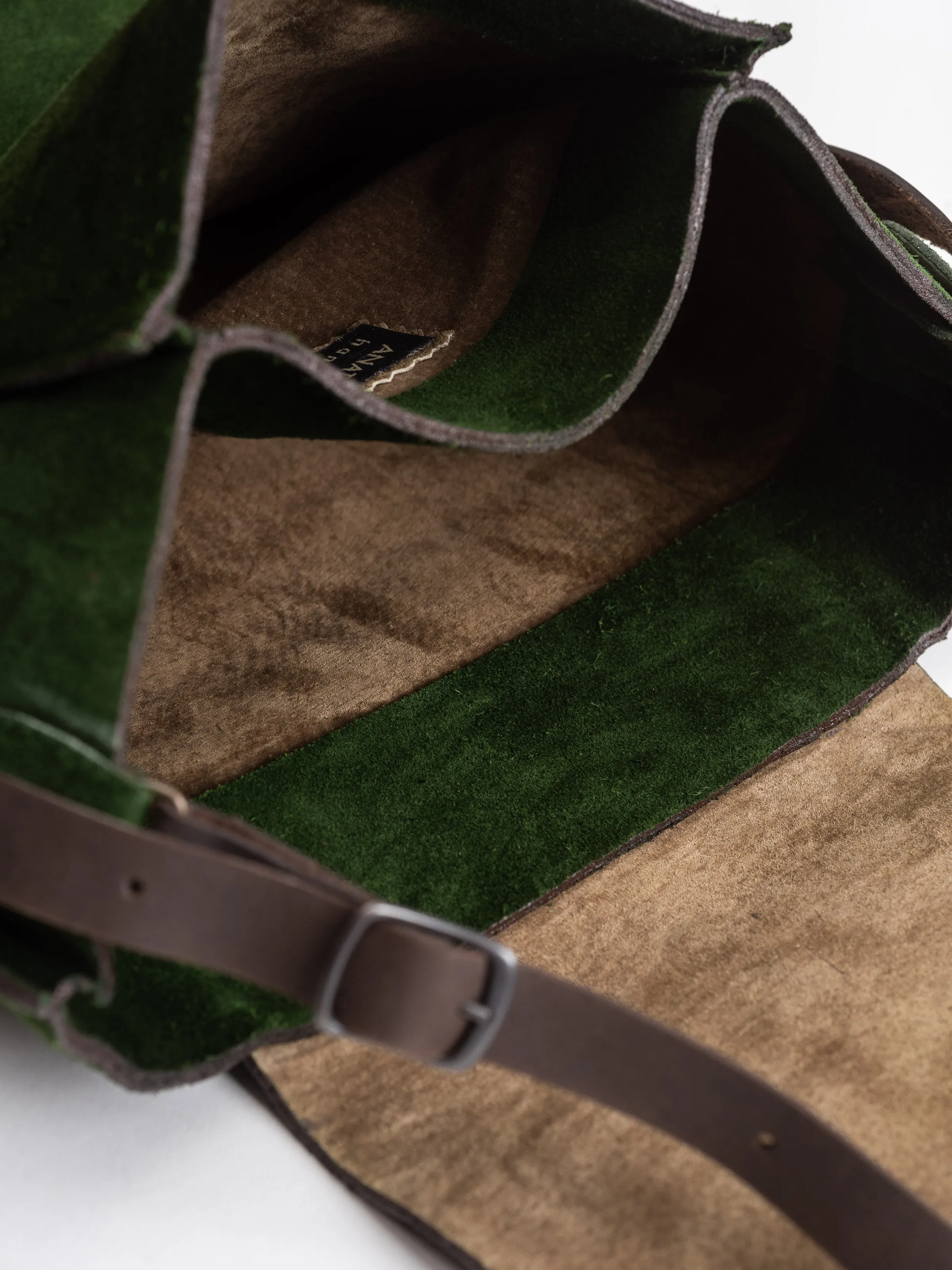suede messenger