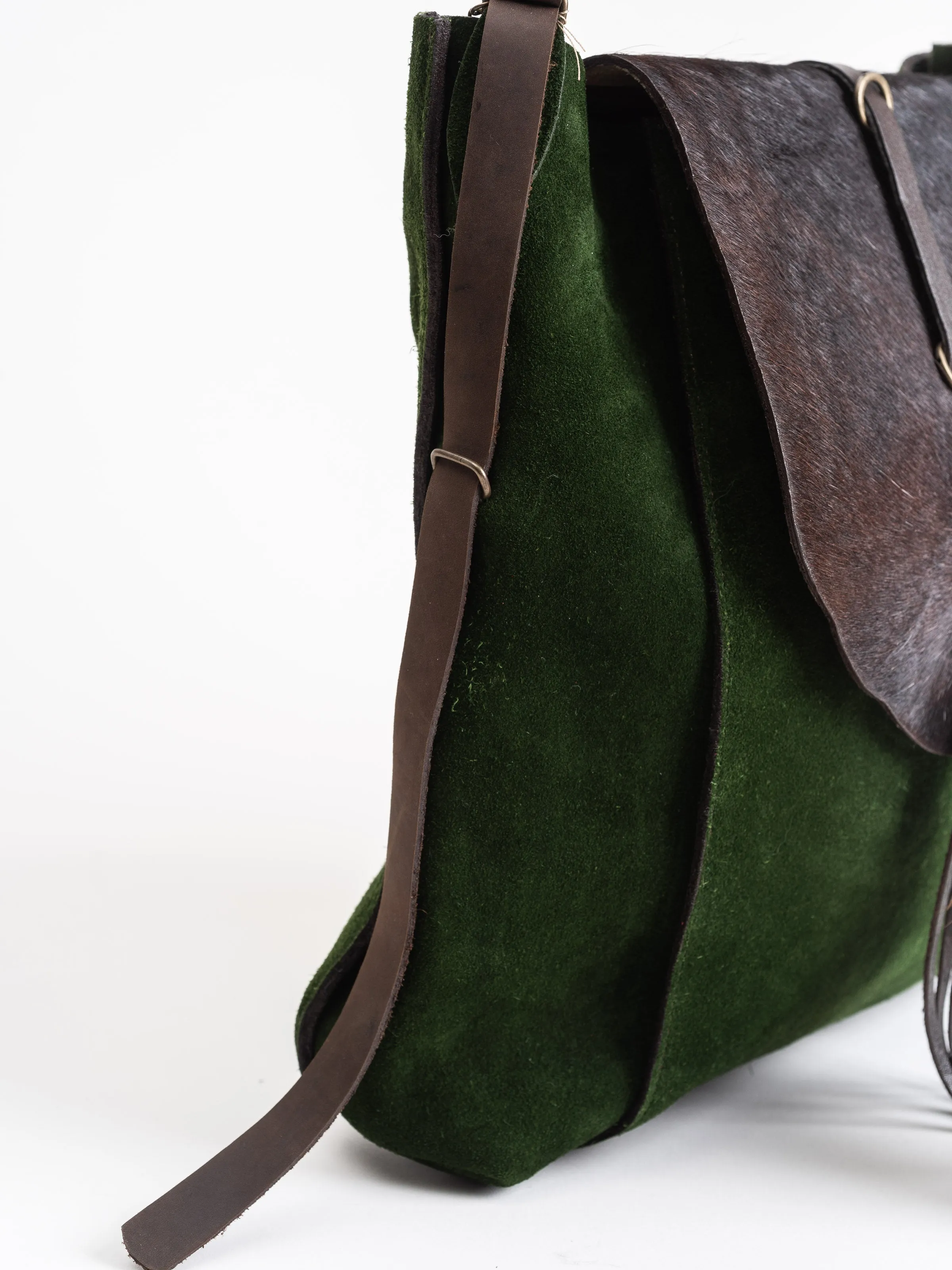 suede messenger