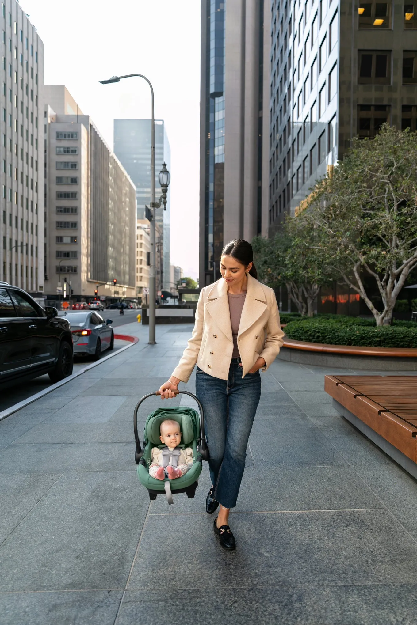 UPPAbaby Aria Infant Car Seat - Gwen (Green/Saddle Leather)