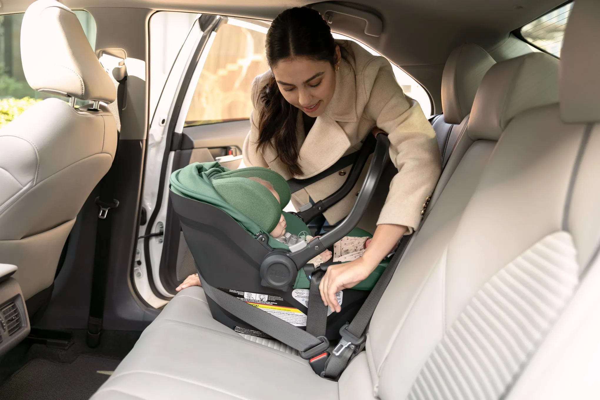 UPPAbaby Aria Infant Car Seat - Gwen (Green/Saddle Leather)