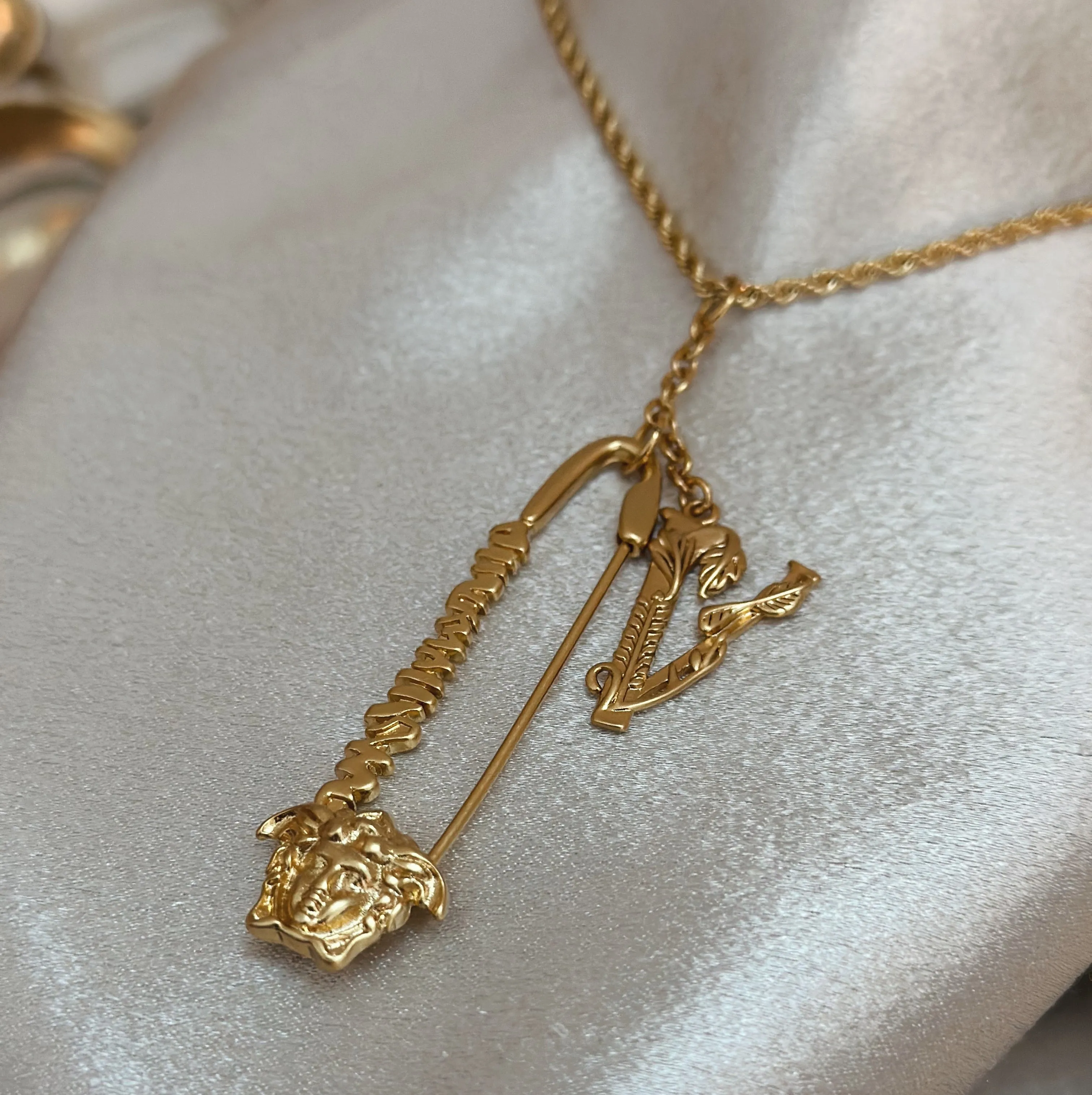 VERSACE LARIAT ROPE CHAIN NECKLACE