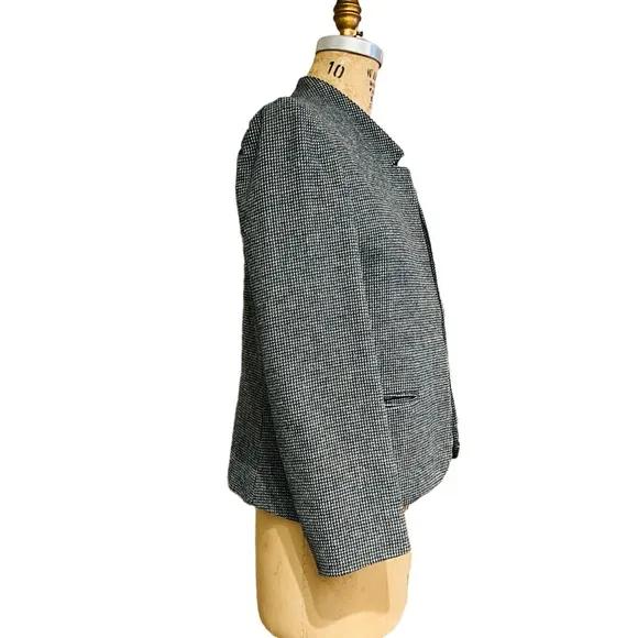Vintage PeaBody House Jacket Size Fits S/ M two Front pockets 100% Wool