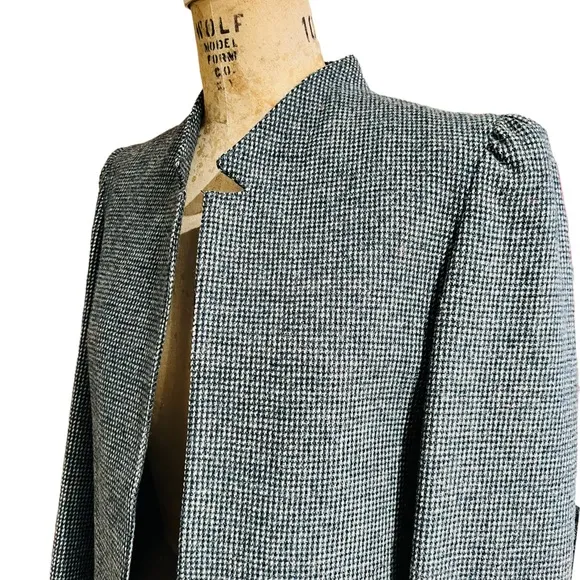 Vintage PeaBody House Jacket Size Fits S/ M two Front pockets 100% Wool