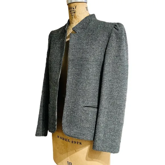 Vintage PeaBody House Jacket Size Fits S/ M two Front pockets 100% Wool