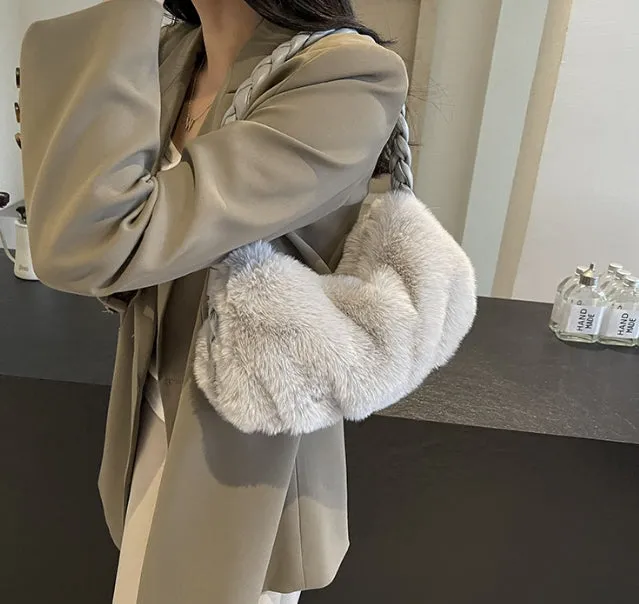 Woven Handbag & Underarm Bag for Women in Winter. Simple, Versatile, Exuding a High-end Sense and Fluffy Shoulder Bag C-241216-3