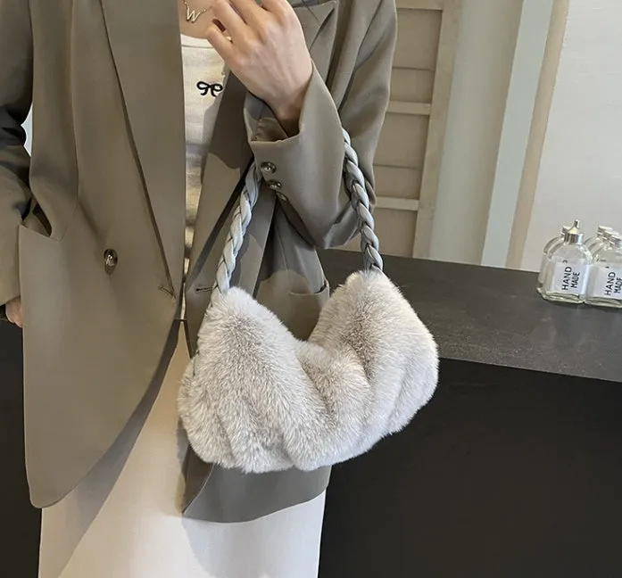 Woven Handbag & Underarm Bag for Women in Winter. Simple, Versatile, Exuding a High-end Sense and Fluffy Shoulder Bag C-241216-3