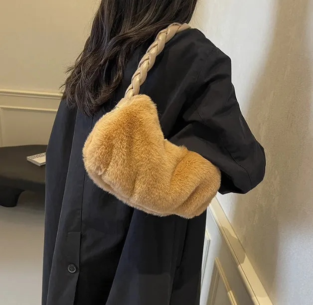 Woven Handbag & Underarm Bag for Women in Winter. Simple, Versatile, Exuding a High-end Sense and Fluffy Shoulder Bag C-241216-3