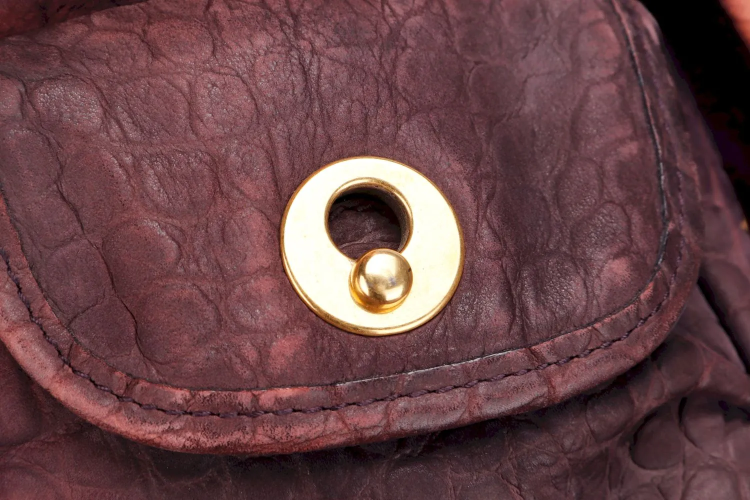 Yves Saint Laurent Besace (191839 491403) Burgundy Croc Embossed Shoulder Bag with Dust Cover