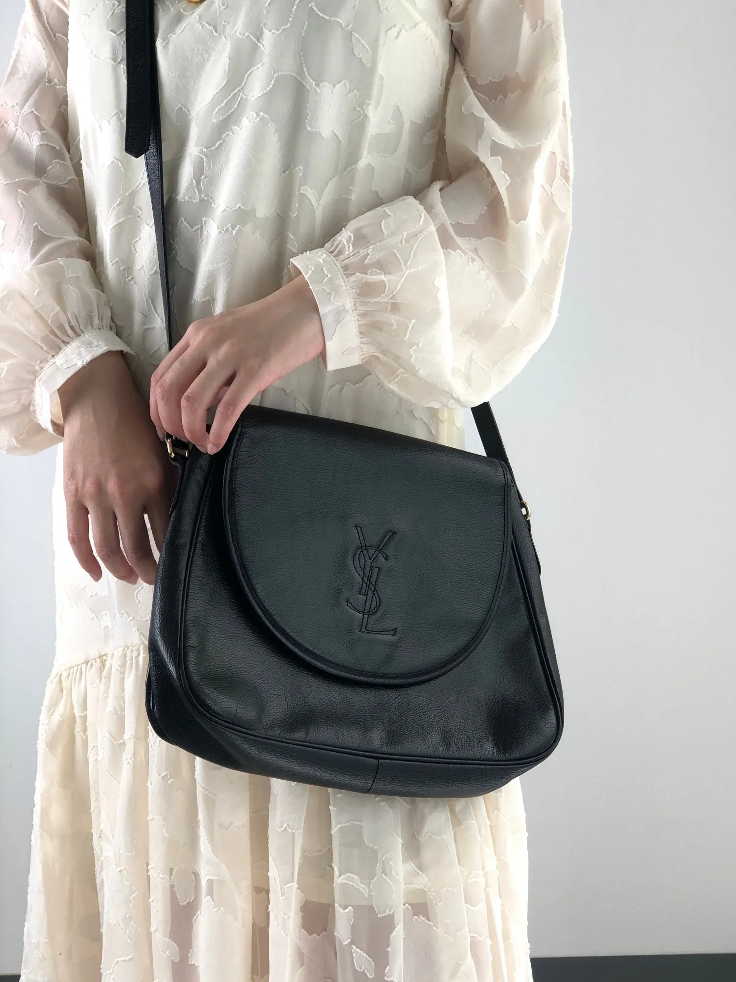 Yves Saint Laurent YSL Logo Stitch Leather Shoulder bag Black Vintage gscvrw
